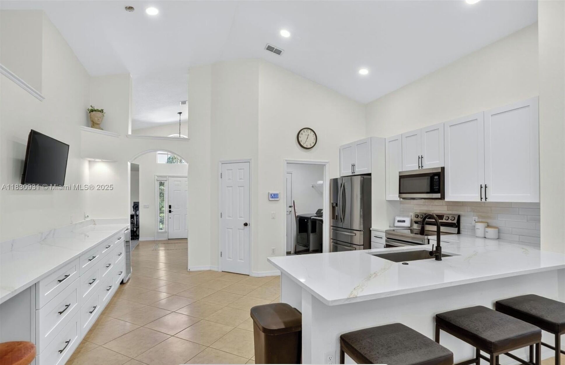 雪櫃、微波爐、焗爐、爐具