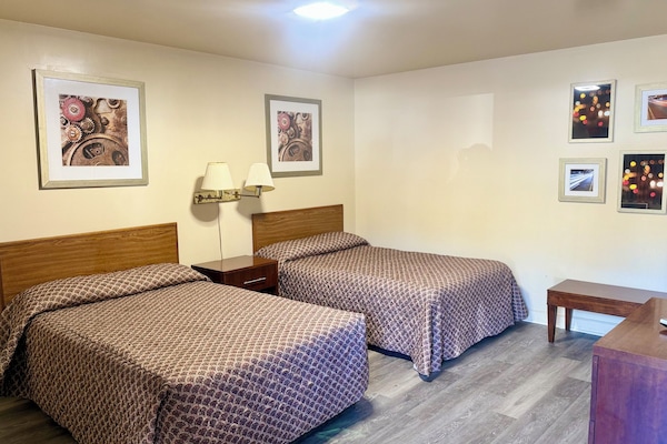 Double Room | Desk, WiFi (free)