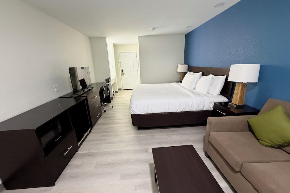 Hallmark Inn and Suites