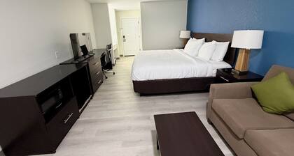 Hallmark Inn and Suites