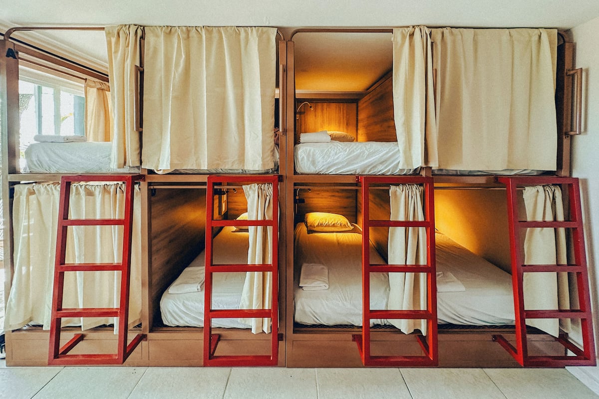 Soundproofing, free WiFi, bed sheets