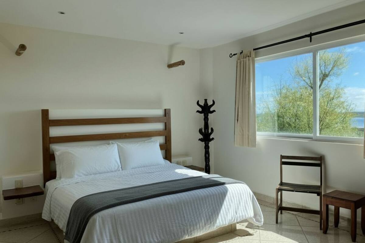 Estudio superior, 1 cama King size, cocina | Wifi gratis y ropa de cama