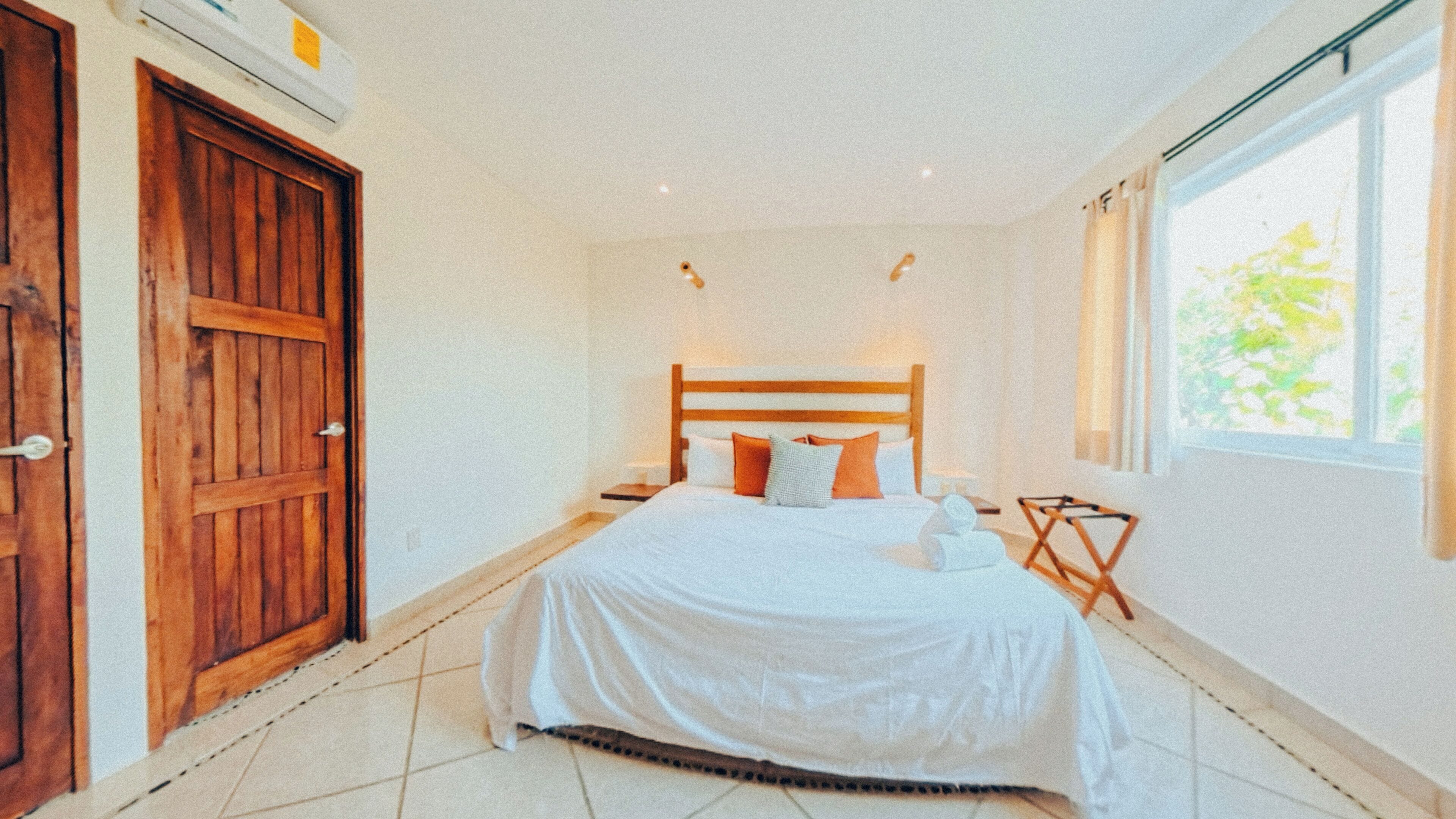 標準開放式客房, 1 張特大雙人床, 廚房 | 隔音、免費 Wi-Fi、床單