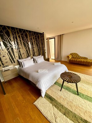 Luxury Villa, Balcony, Courtyard View | Premium bedding, in-room safe, individually decorated - Villa Octagon Essaouira (Ounagha)