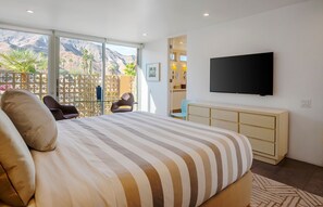 Desk, iron/ironing board, WiFi, bed sheets