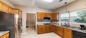 Pet-friendly 3BR Near First Colony Mall