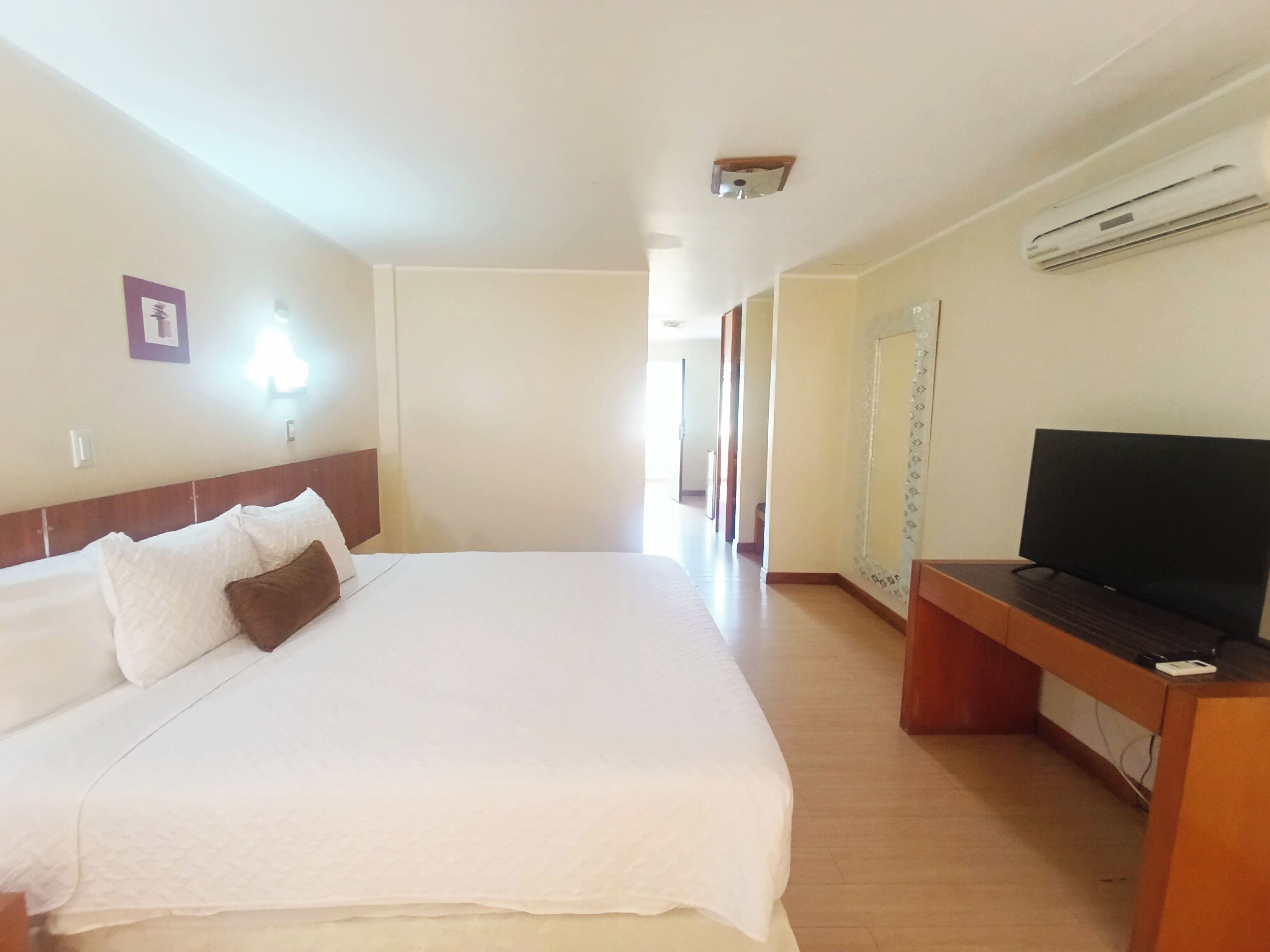 Comfort Suite, Balcony, Mountain View | Premium bedding, down comforters, pillowtop beds, in-room safe