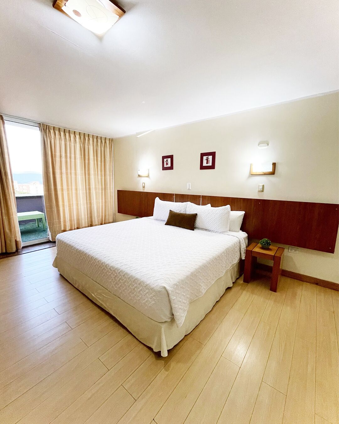 Comfort Suite, Balcony, Mountain View | Premium bedding, down comforters, pillowtop beds, in-room safe