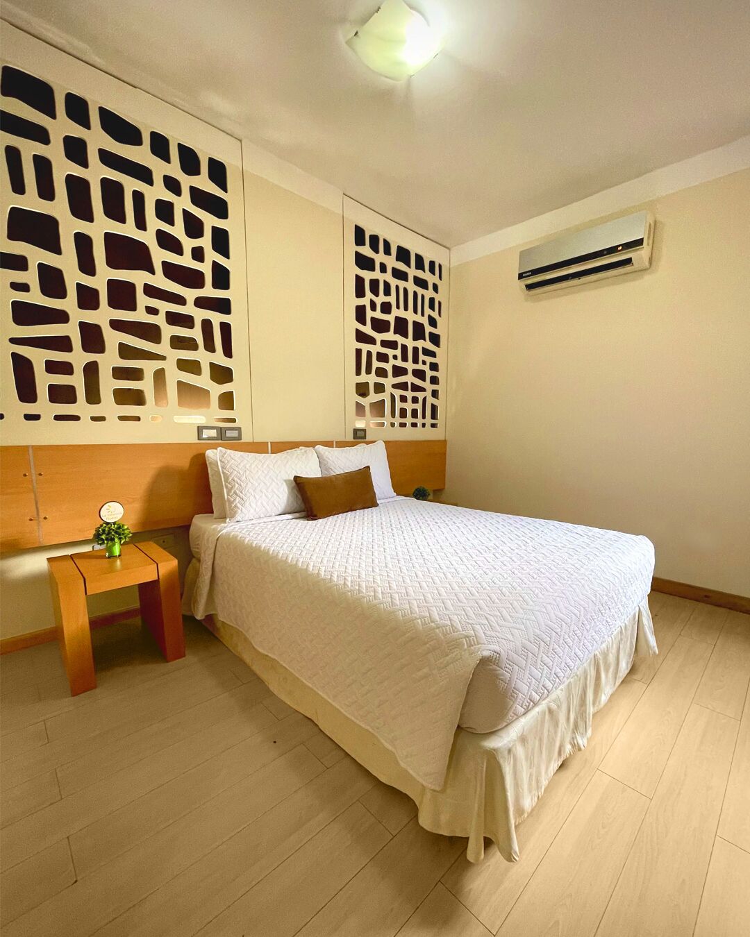 Premium bedding, down comforters, pillowtop beds, in-room safe