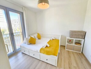 Iron/ironing board, free WiFi - Central 2BR Flat w terrace&parking (Luxembourg City)