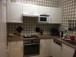 Mikrowelle, Ofen, Herdplatte, Geschirrspüler