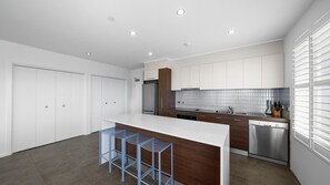 Microwave, oven, stovetop, dishwasher - Absollut 2 -  Mt Hotham (Hotham Heights)
