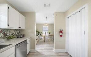 Fridge, microwave, oven, stovetop - Sunshine State of Mind! (Panama City Beach)
