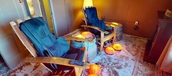 Romantic Spa-Hot Tub/Sauna/Salt Booth/Heated Himalayan Domes