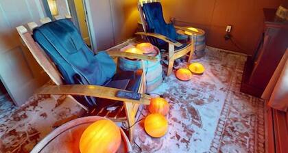 Romantic Spa-Hot Tub/Sauna/Salt Booth/Heated Himalayan Domes