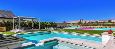 Piscine extérieure, piscine chauffée