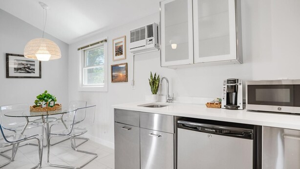 Private kitchen - The Drake Inn (Hampton Bays)