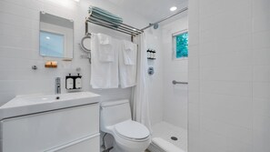 Double Room, 1 Queen Bed (The Drake Inn One-Bedroom - Unit 2) | Bathroom - The Drake Inn (Hampton Bays)