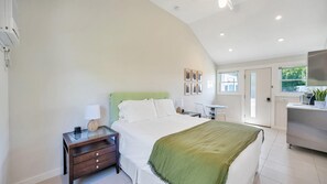 Studio, 1 Queen Bed (The Drake Inn Studio - Unit 11) - The Drake Inn (Hampton Bays)