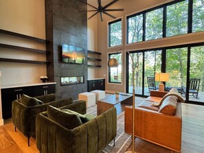 Télévision, cheminée