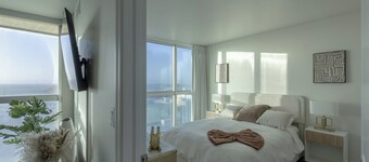 The Luxury spot 2 min to DOWNTOWN/ 5 min to the beach