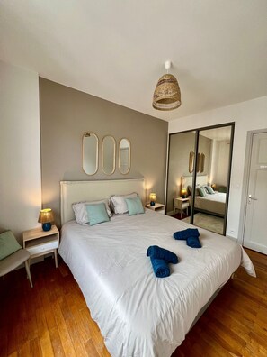 3 bedrooms, iron/ironing board, WiFi, bed sheets - Elegant Championnet apartment - 3 bedrooms - private parking (Grenoble)