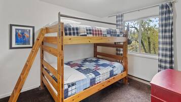 3 habitaciones, tabla de planchar con plancha y wifi gratis