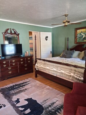 1 bedroom, iron/ironing board, WiFi, bed sheets