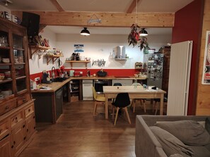 Oven, stovetop, dishwasher