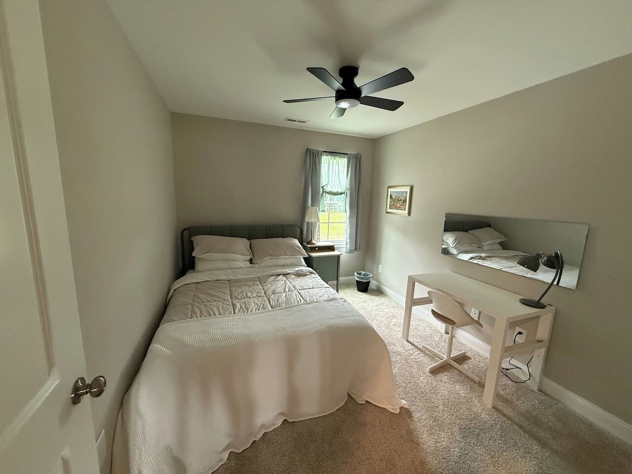 3 bedrooms, desk, iron/ironing board, WiFi