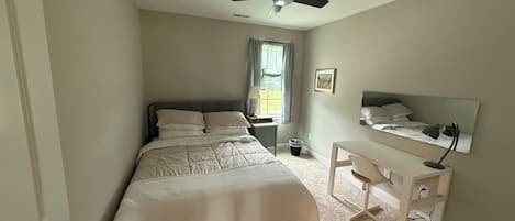3 bedrooms, desk, iron/ironing board, WiFi