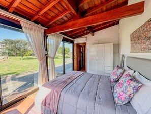 2 bedrooms, iron/ironing board, internet, bed sheets