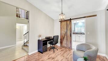 Smart TV 55-inch có truyền hình cáp