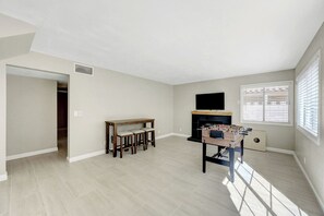 55-inch Smart TV with cable channels - A- ZLV HOME 2 (Henderson)