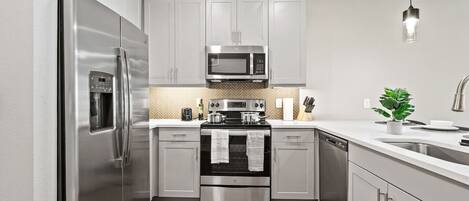 Fridge, microwave, oven, stovetop