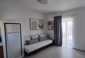 Interior - "A sunny house with 2 bedrooms, private pool, parking and sea view to Antiparos (Paros)