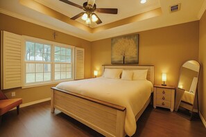 4 habitaciones, tabla de planchar con plancha, internet y ropa de cama