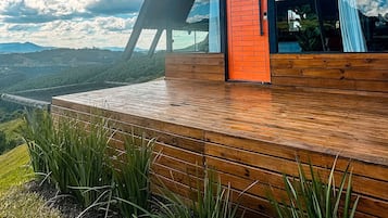 Cabin | Exterior