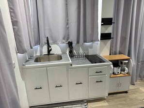迷你雪櫃、洗碗機、廚房用具/餐具/器皿