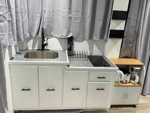 Presidential Apartment, Balcony, City View | Private kitchen | Mini-fridge, dishwasher, cookware/dishes/utensils