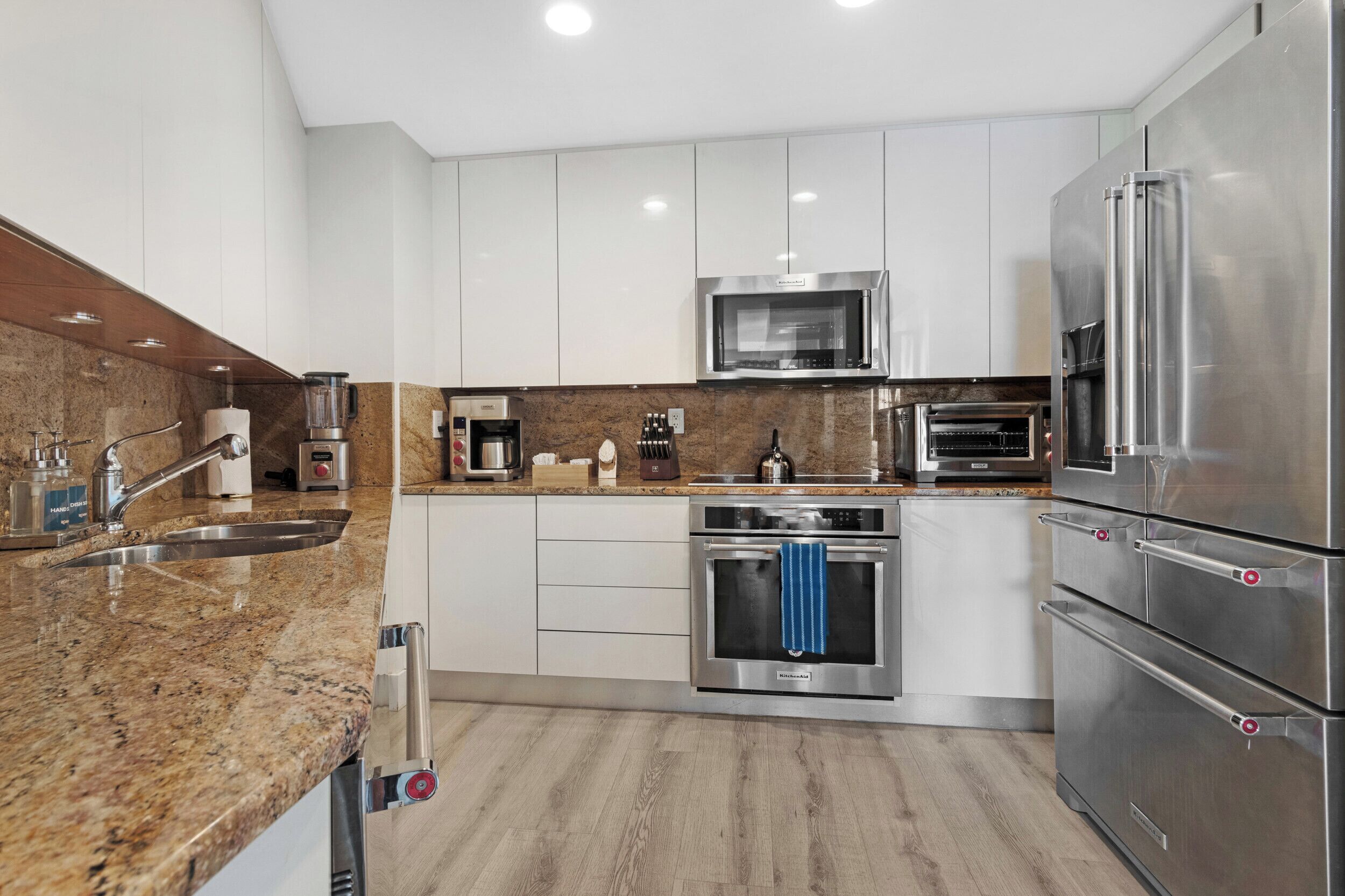 المنشأة من الداخل