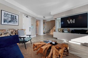 Interior - 2-Story Brickell Penthouse Free Parking (Miami)