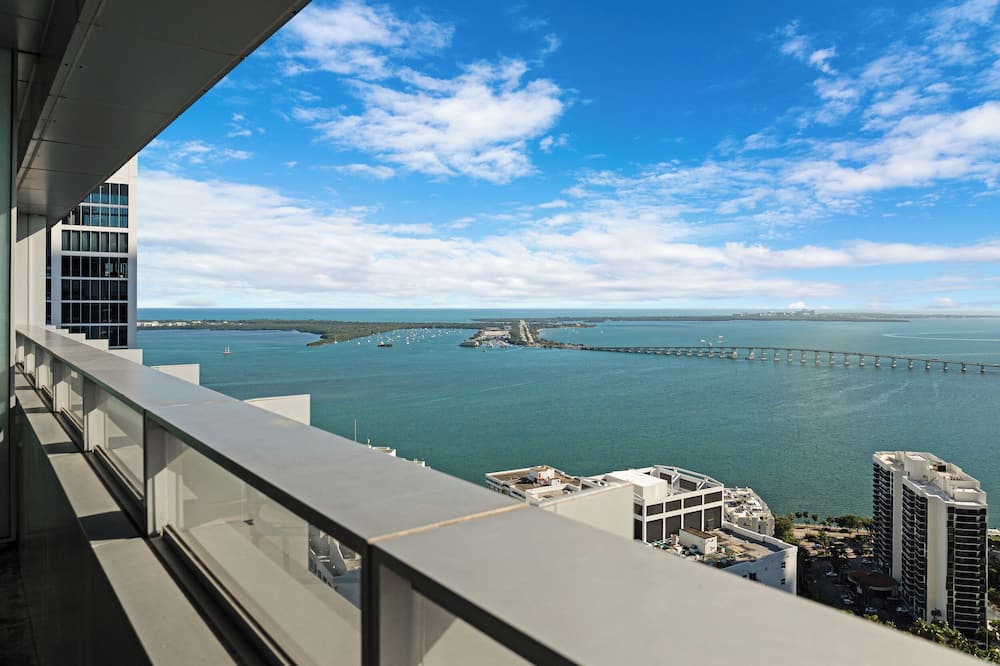 2-Story Brickell Penthouse Free Parking