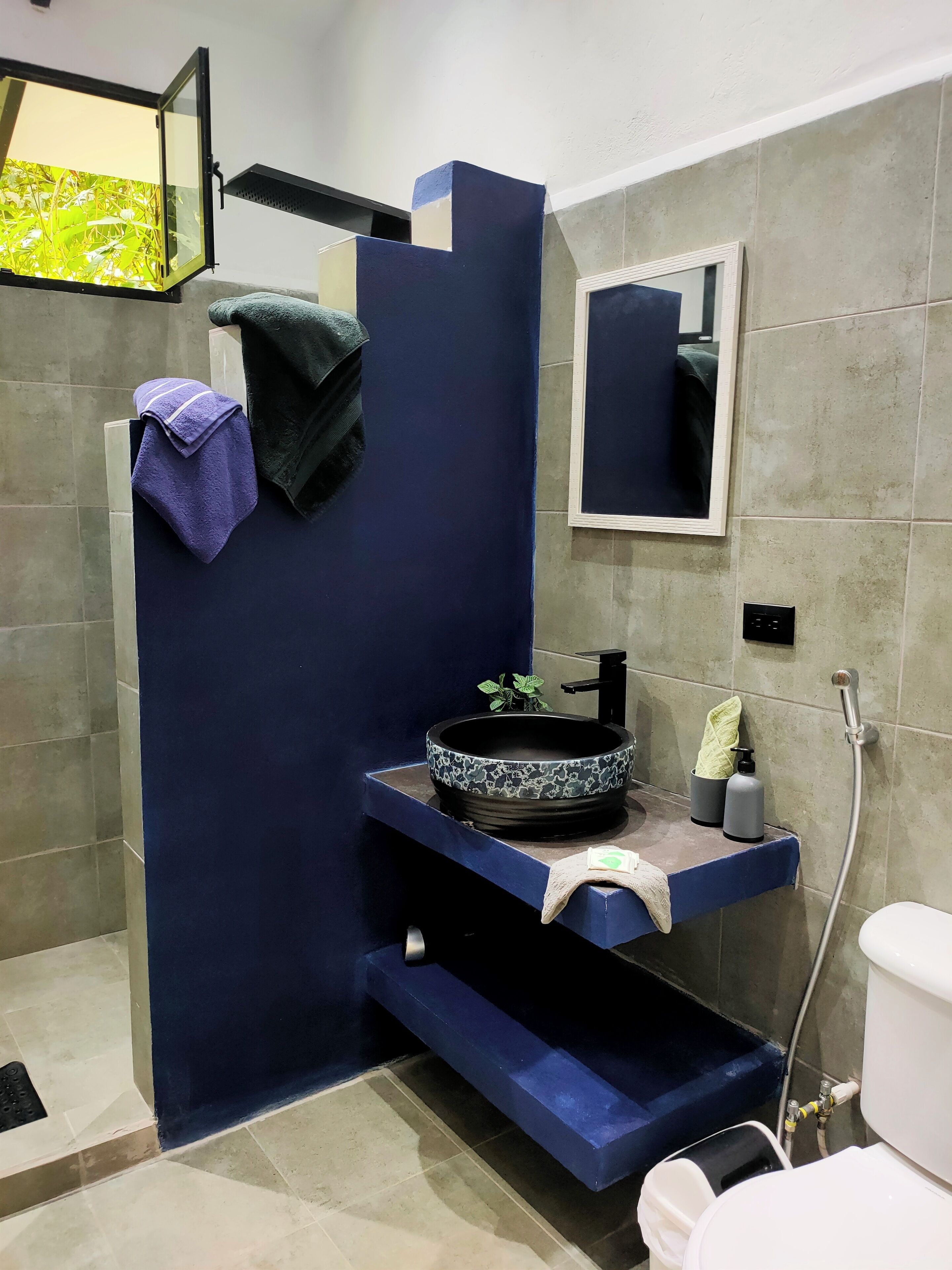 Dusche, Handtücher, Seife, Toilettenpapier