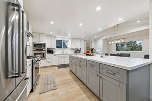 Unclassified image, 2 of 18, button