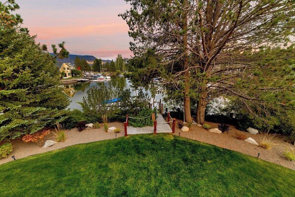 Unclassified image, 1 of 18, button