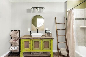 Unclassified image, 5 of 8, button