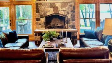 Télévision, cheminée