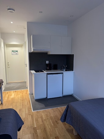 1 ๊ฐ์ ์นจ์ค, ๋ฌด๋ฃ WiFi, ์นจ๋ ์ํธ