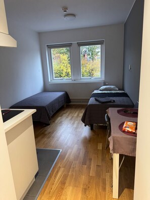 1 bedroom, free WiFi, bed sheets - Apartment no 18 in Sollentuna (Sollentuna)